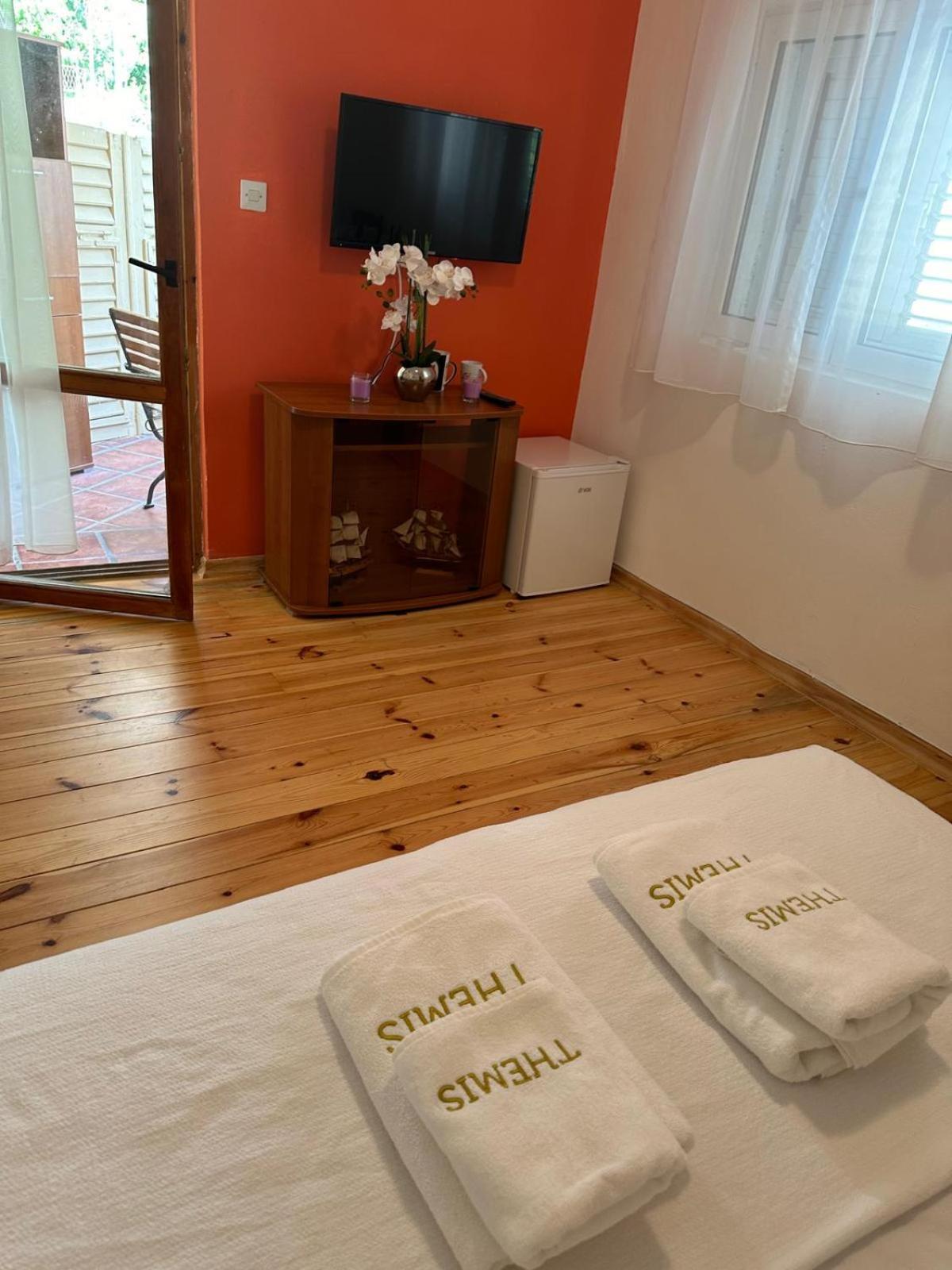 Themis Apart Hotel 科托尔 外观 照片